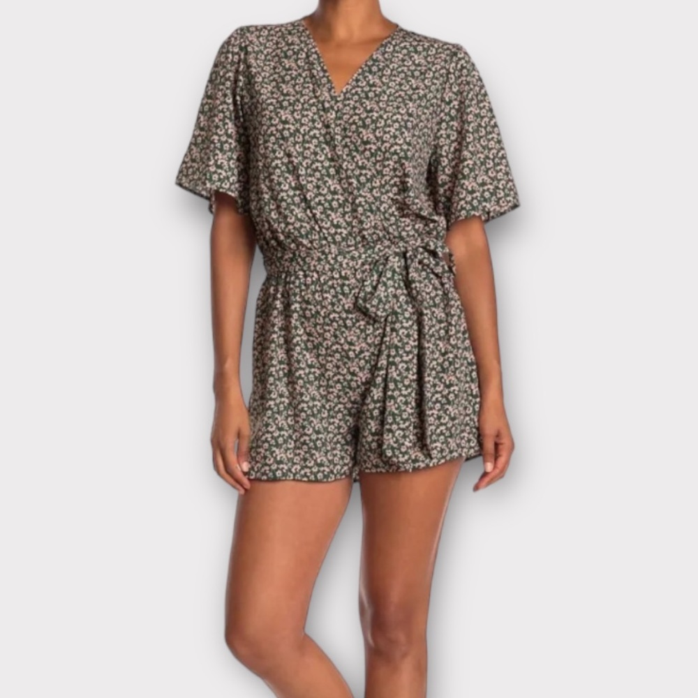 West Kei Women’s Romper Small Kimono Style Ditsy Floral Flower Dainty NWT